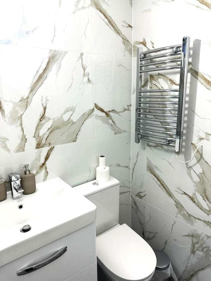 Stylish Apartment At Carlton Grove 런던 외부 사진